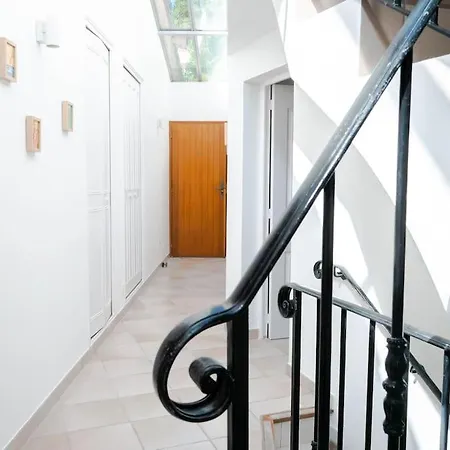 Maison Familiale Sous Les Palmiers De Hyeres
