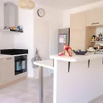 Maison Familiale Sous Les Palmiers De *