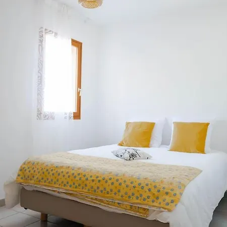 Maison Familiale Sous Les Palmiers De * הייר