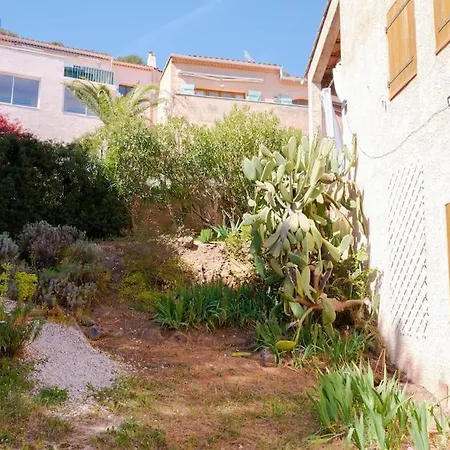 Maison Familiale Sous Les Palmiers De * הייר