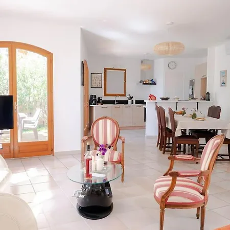 Maison Familiale Sous Les Palmiers De Villa