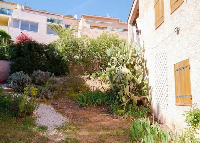 Maison Familiale Sous Les Palmiers De * הייר