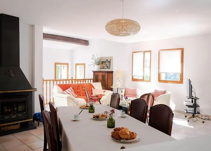 Maison Familiale Sous Les Palmiers De *