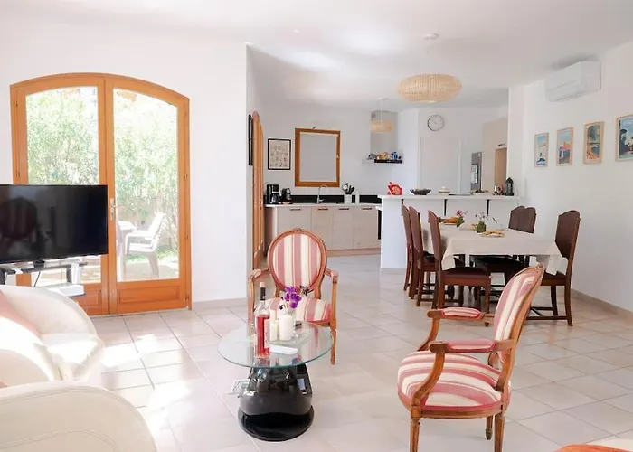 Maison Familiale Sous Les Palmiers De וילה